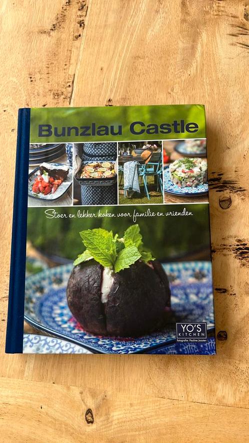 Yo's Kitchen - Bunzlau Castle, Boeken, Kookboeken, Zo goed als nieuw, Hoofdgerechten, Ophalen of Verzenden