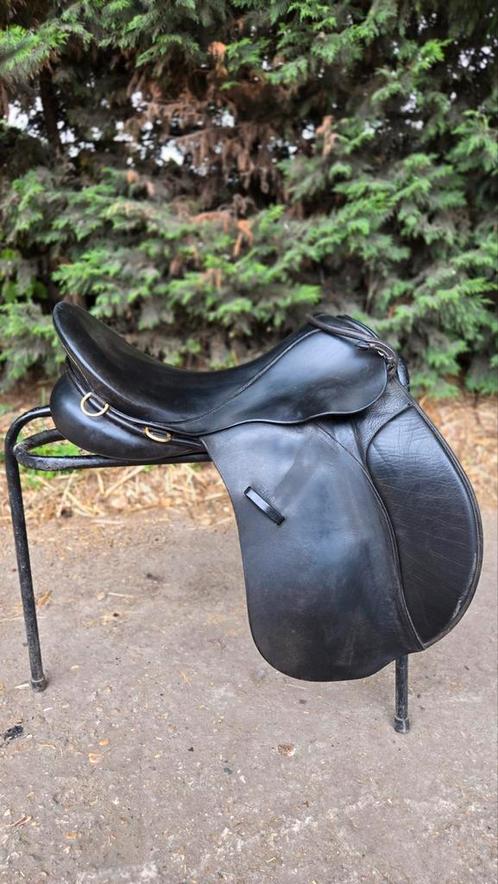 Leren veelzijdigheidszadel EuroRiding Diamond 17.5 inch FIT3, Dieren en Toebehoren, Paarden en Pony's | Zadels, Gebruikt, Recreatie