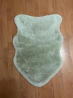 dierenvacht vloerkleed beige, Crème, 50 tot 100 cm, Zo goed als nieuw, Rechthoekig