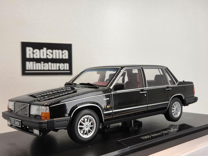 #SALE Volvo 760 Turbo - 1985 Zwart - 1:18 Triple9, Hobby en Vrije tijd, Modelauto's | 1:18, Nieuw, Auto, Ophalen of Verzenden