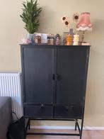 Zwart metalen kast van Woood type wish, Huis en Inrichting, Kasten | Wandmeubels, Ophalen, Gebruikt, 100 tot 150 cm, Minder dan 150 cm