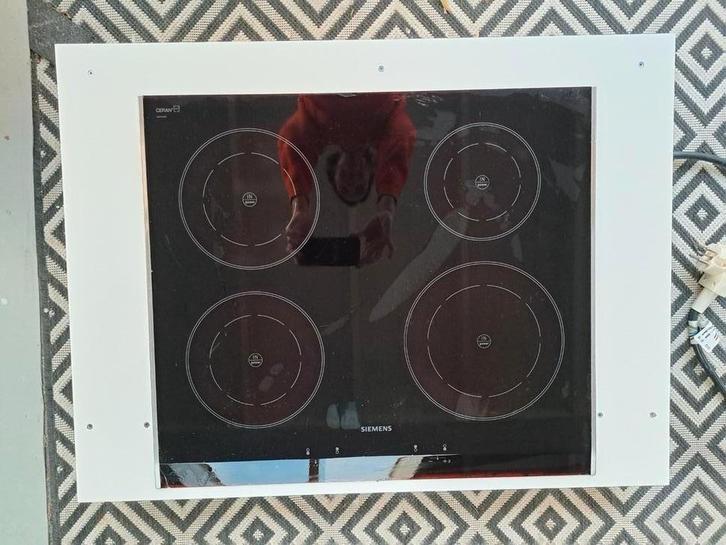 Siemens inductie kookplaat 60 cm in opzet aanrechtblad, Witgoed en Apparatuur, Kookplaten, Inbouw, Inductie, 4 kookzones, Ophalen