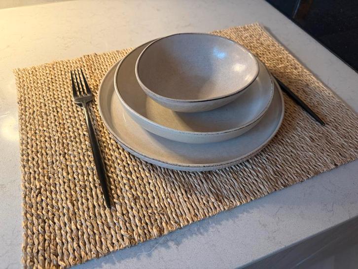 Set van 7 VTwonen placemats – natuurlijk zeegras, Huis en Inrichting, Keuken | Servies, Zo goed als nieuw, Bord(en), Overige stijlen