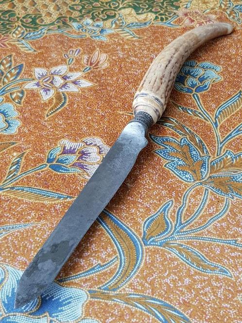 Antiek vleesmes uit Engeland met gewei en zilver 32,5 cm., Antiek en Kunst, Antiek | Bestek, Ophalen of Verzenden