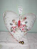 Sierkussen no.1, Huis en Inrichting, Woonaccessoires | Kussens, Ophalen of Verzenden, Nieuw, Wit, Hartvormig