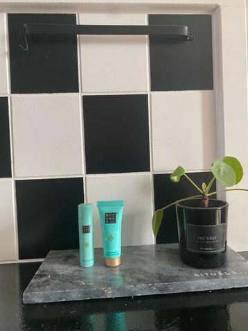 Rituals of karma miniset lipbalm en face moisturizer beschikbaar voor biedingen