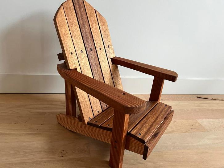 Leuke Kinderstoel - Houten Adirondack Stijl, Huis en Inrichting, Stoelen, Gebruikt, Eén, Hout, Bruin, Ophalen