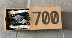 Yeezy 700 waverunner maat 39,5, Kleding | Heren, Schoenen, Zwart, Ophalen of Verzenden, Sneakers of Gympen, Gedragen