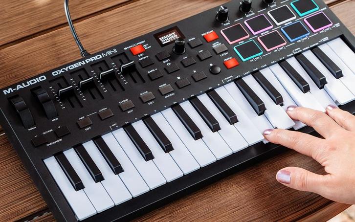 M-Audio Oxygen Pro Mini 32-Mini-key SUPERPRIJS, Muziek en Instrumenten, Midi-apparatuur, Nieuw, Ophalen of Verzenden