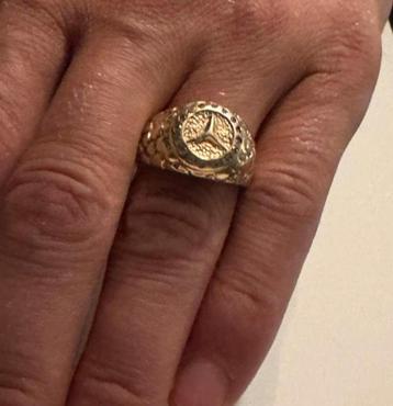 Gouden ring  beschikbaar voor biedingen
