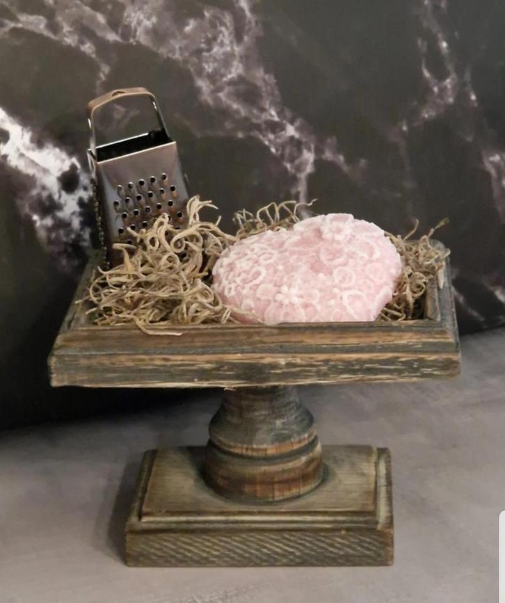 Gift set  plateau met geurend bloemen hart en rasp, Huis en Inrichting, Woonaccessoires | Kandelaars en Kaarsen, Nieuw, Minder dan 25 cm