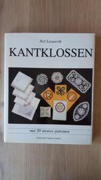 Kantklossen / Nel Leeuwrik, Hobby en Vrije tijd, Kantklossen, Ophalen of Verzenden, Zo goed als nieuw