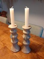 2 Mooie Kandelaars van RIVERDALE met kaarsjes., Overige materialen, Beige, Ophalen of Verzenden, Zo goed als nieuw