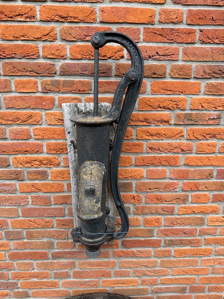 Antieke waterpomp - Tuindecoratie, Tuin en Terras, Waterpompen, Gebruikt, Handmatig, Overige typen, Ophalen