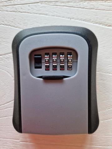 NIEUW Sleutelkastje weerbestendig beschikbaar voor biedingen