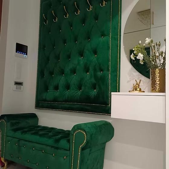 Luxe Wandpanel Kapstok met Poef - Velours, Maatwerk, Huis en Inrichting, Banken | Sofa's en Chaises Longues, Nieuw, Overige maten