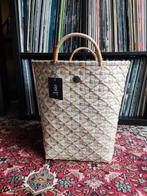 Handed By handgemaakte mand - Gerecycled Plastic - Maat L, Huis en Inrichting, Woonaccessoires | Schalen en Manden, Kunststof