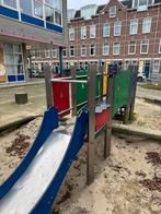 Gebruikt speeltoestel met glijbaan - ideaal voor kinderdagve, Ophalen, Gebruikt, Nvt, Glijbaan