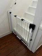 A3 safety traphekjes (2x, z.g.a.n.), wit met zwarte accenten, Kinderen en Baby's, Traphekjes, Ophalen, Zo goed als nieuw, 115 cm of meer