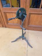 Antieke paarden tondeuse, Ophalen