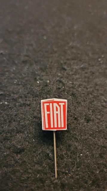 3 Fiat speldjes beschikbaar voor biedingen