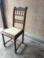 Antieke houten stoel met snijwerk, Ophalen of Verzenden