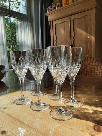 6 KRISTALLEN  - WIJNGLAZEN - DIA 6,5 CM - HG 19 CM beschikbaar voor biedingen