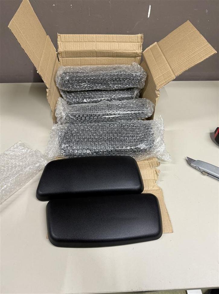 Haworth Zody Bureaustoel Vervangende Paar Zwarte Arm Pads Ar, Huis en Inrichting, Bureaustoelen, Nieuw, Zwart, Ophalen of Verzenden