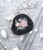 Oud portemonneetje “Petit point”, Ophalen of Verzenden