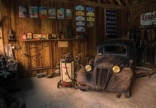 Fotobehang / Behang - Auto - Oude Werkplaats, Huis en Inrichting, Stoffering | Behang, Bruin, minder dan 10 m², Verzenden