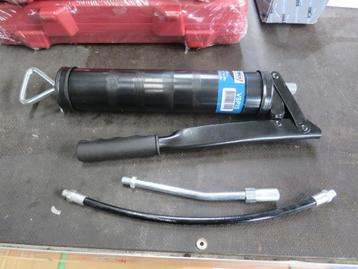 vetspuit met universele nippel nieuw  beschikbaar voor biedingen