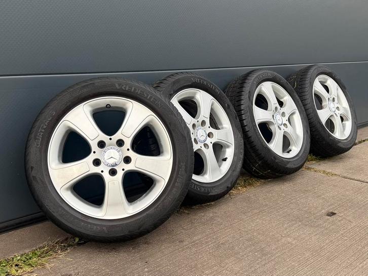 Mercedes 16 inch LM velgen Vredestein Quatrac 5 (195/55/R16), Auto-onderdelen, Banden en Velgen, Banden en Velgen, All Season