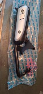 Nieuwe vespa lx50 2 takt uitlaat lx 50, Fietsen en Brommers, Brommeronderdelen | Scooters, Ophalen of Verzenden, Zo goed als nieuw