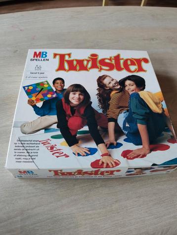 Twister Bordspel - Plezier voor jong en oud! beschikbaar voor biedingen