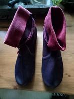 Nieuwe bordeaux/ paarse suède korte laarsjes, maat 40, Kleding | Dames, Schoenen, Ophalen of Verzenden, Nieuw, Overige kleuren