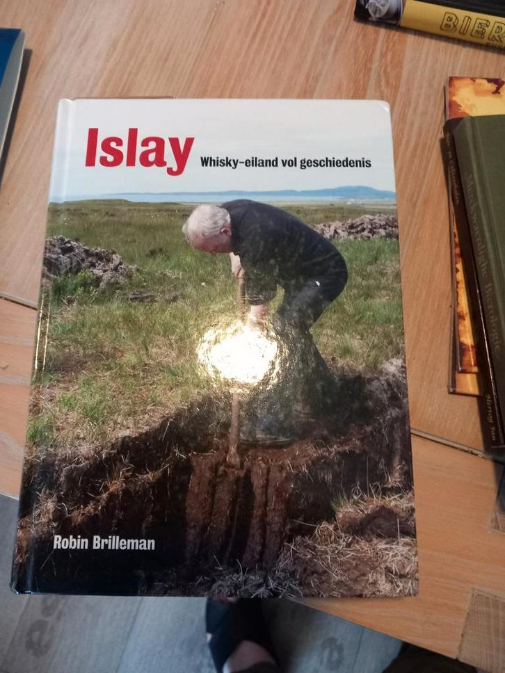 Islay: Whisky-eiland vol geschiedenis - Robin Brilleman, Boeken, Reisverhalen, Gelezen, Europa, Ophalen of Verzenden