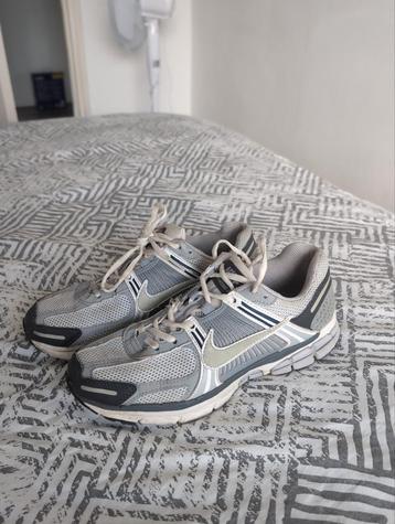Nike Vomero 5 - Maat 40 beschikbaar voor biedingen