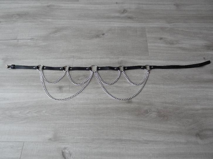 NIEUW! Zwarte Tailleriem Met Kettingen >Snelle Verzending!<, Kleding | Dames, Riemen en Ceinturen, Nieuw, Tailleriem, 90 tot 100 cm