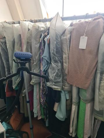 NIEUWE prachtige Italiaanse damesmode  beschikbaar voor biedingen