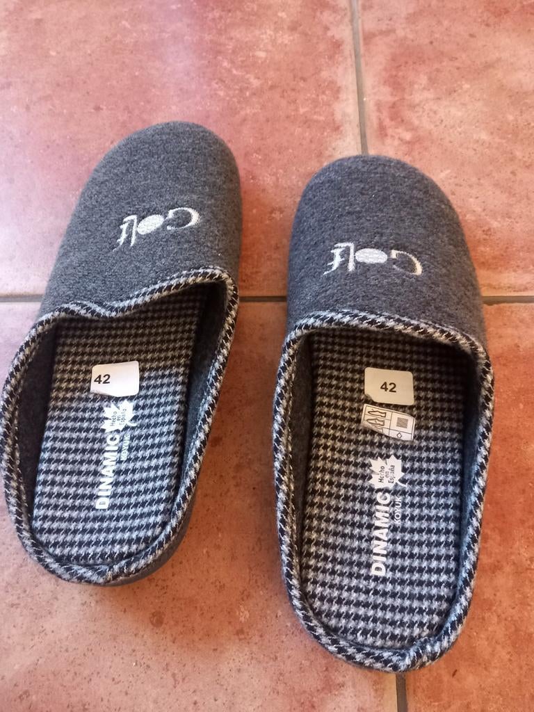 Grijze Golf Pantoffels Maat 42 nieuw, Kleding | Dames, Nieuw, Ophalen of Verzenden, Pantoffels of Sloffen, Grijs