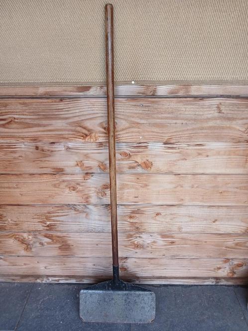 Zwaar metalen sneeuwschuiver, prijs 3 euro, Tuin en Terras, Hand-tuingereedschap, Gebruikt, Overige soorten, Ophalen