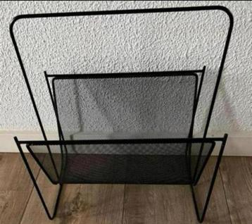 Vintage zwart metalen lectuurbak van Pilastro beschikbaar voor biedingen