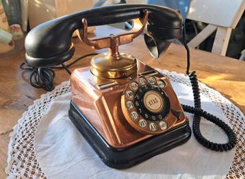 Antieke Koperen Telefoon beschikbaar voor biedingen