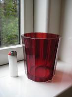 Antieke rode bekervaas, Boheems ?, Antiek en Kunst, Antiek | Glas en Kristal, Ophalen of Verzenden