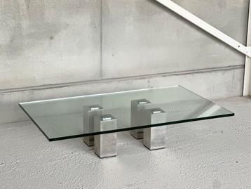 Vintage aluminium coffeetable beschikbaar voor biedingen