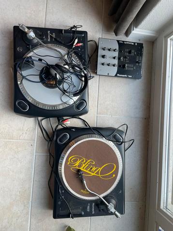 Complete numark platenspeler set met mixboard beschikbaar voor biedingen
