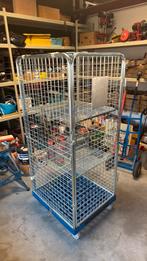 Verrijdbare en afsluitbare open opslag kar., Ophalen