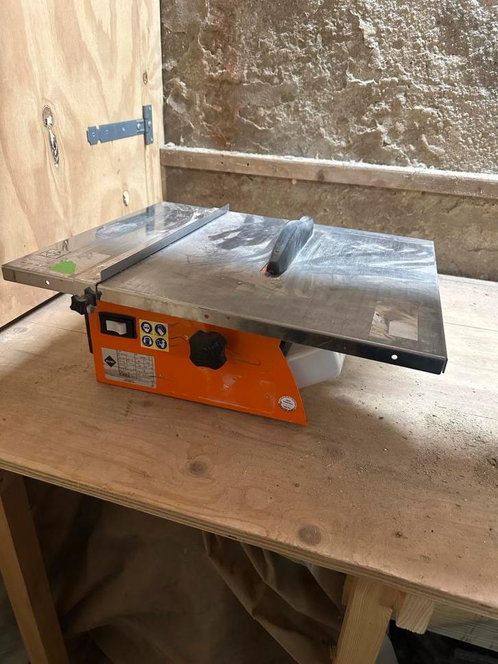 Rubi ND-200 Tegelzaag Tafel - Perfect voor tegelklussen!, Doe-het-zelf en Verbouw, Gereedschap | Zaagmachines, Gebruikt, Cirkelzaag