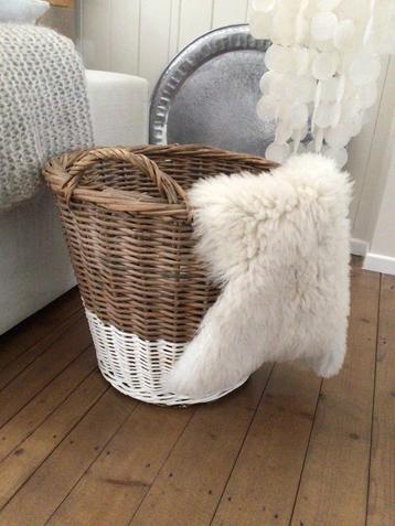 Mooie stevige brocante (bollen) mand, kerst, accessoires beschikbaar voor biedingen