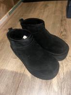 Ugg ultra mini zwart platform, Kleding | Dames, Schoenen, Ophalen of Verzenden, Zo goed als nieuw, Zwart